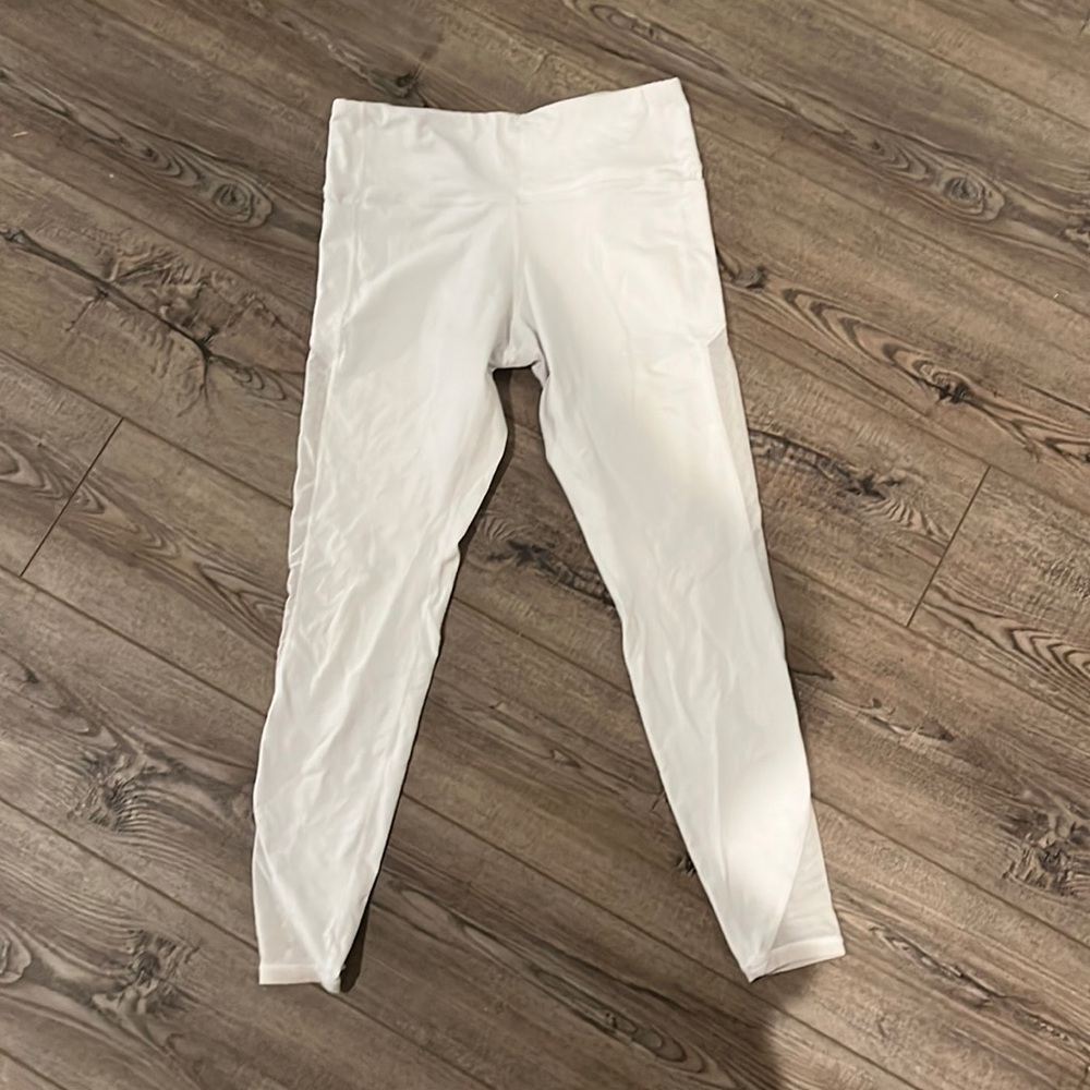 white ongasoft leggings